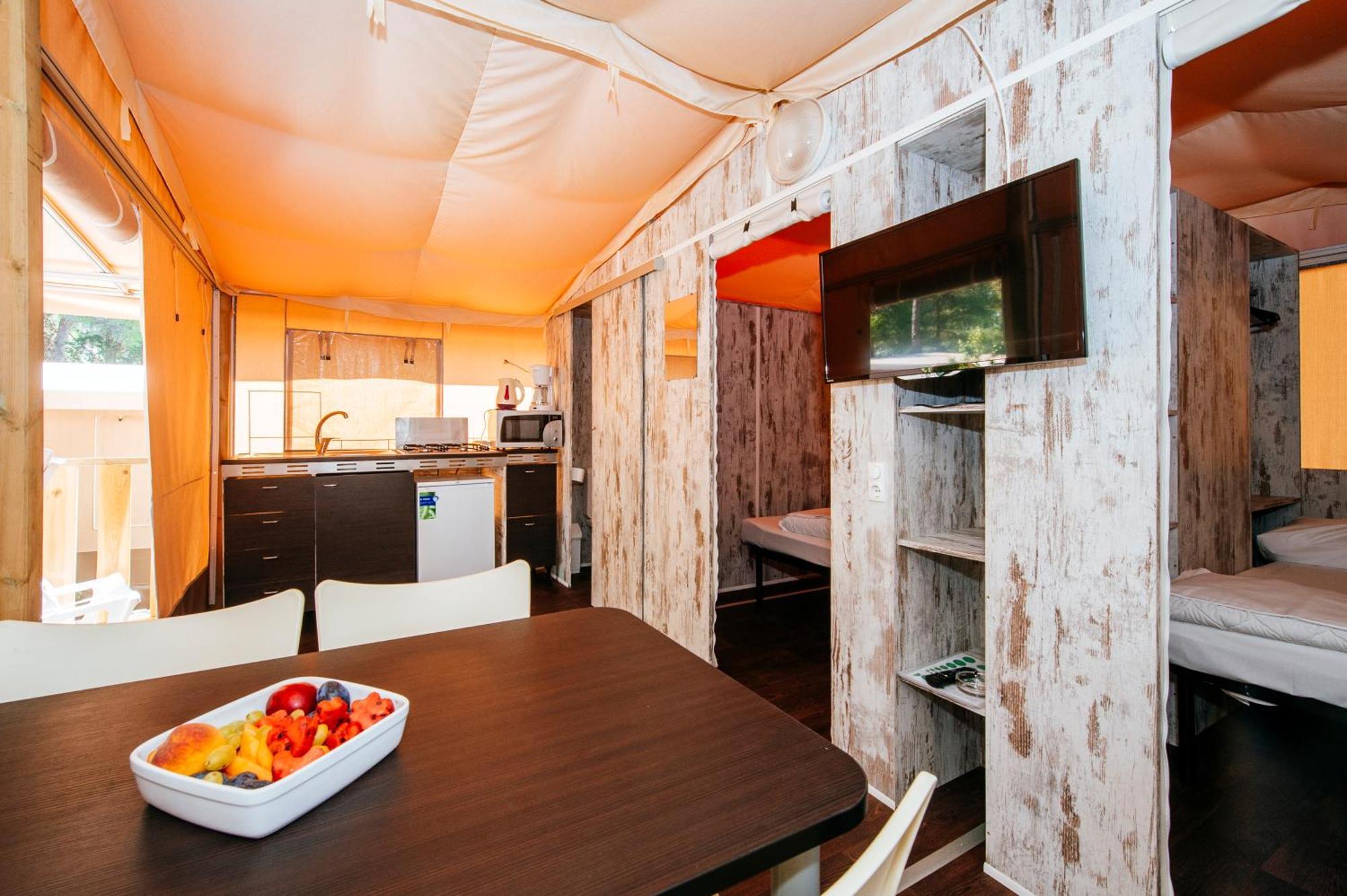Zaton Holiday Resort Glamping Tents 닌 객실 사진