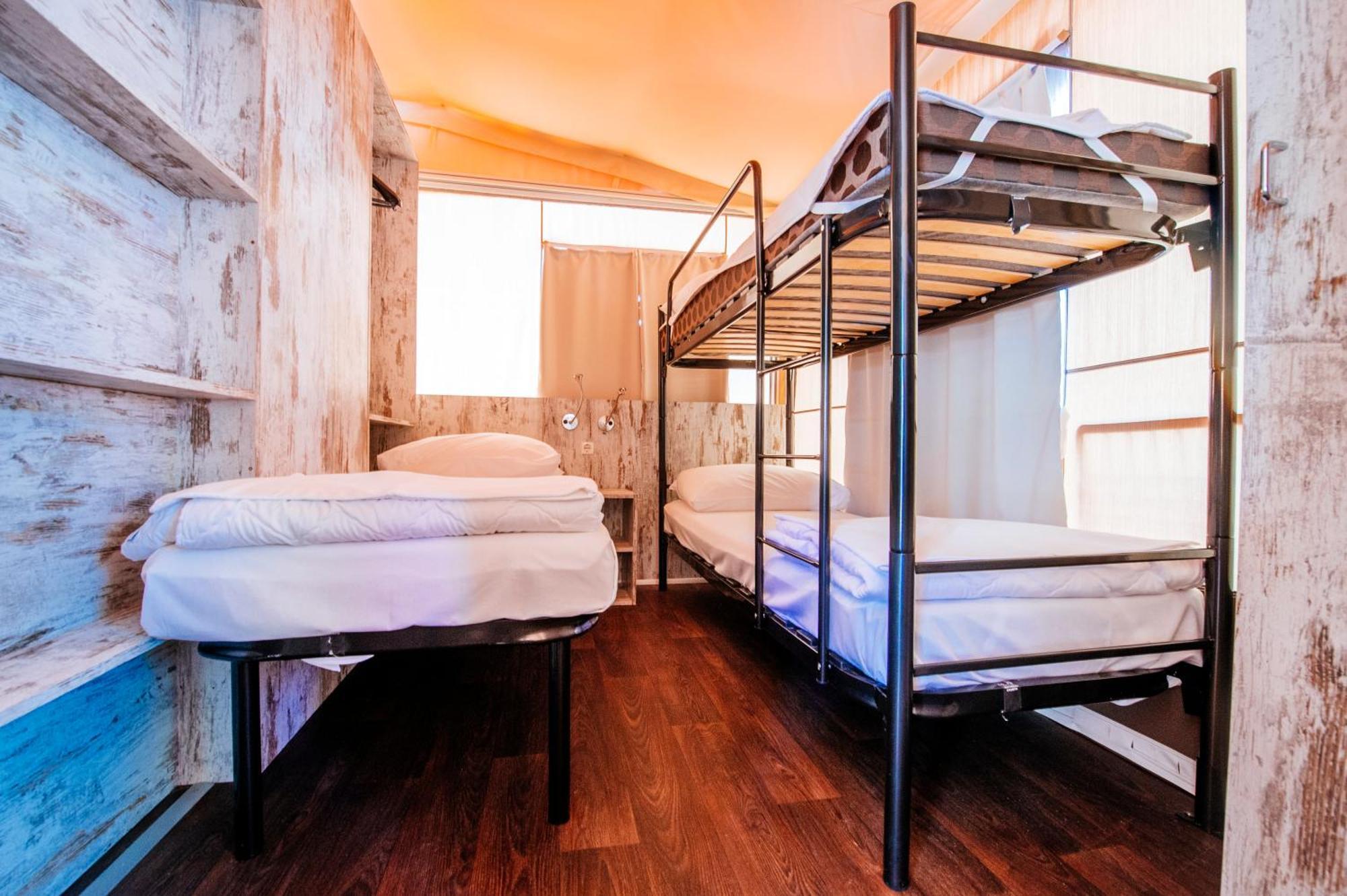 Zaton Holiday Resort Glamping Tents 닌 객실 사진