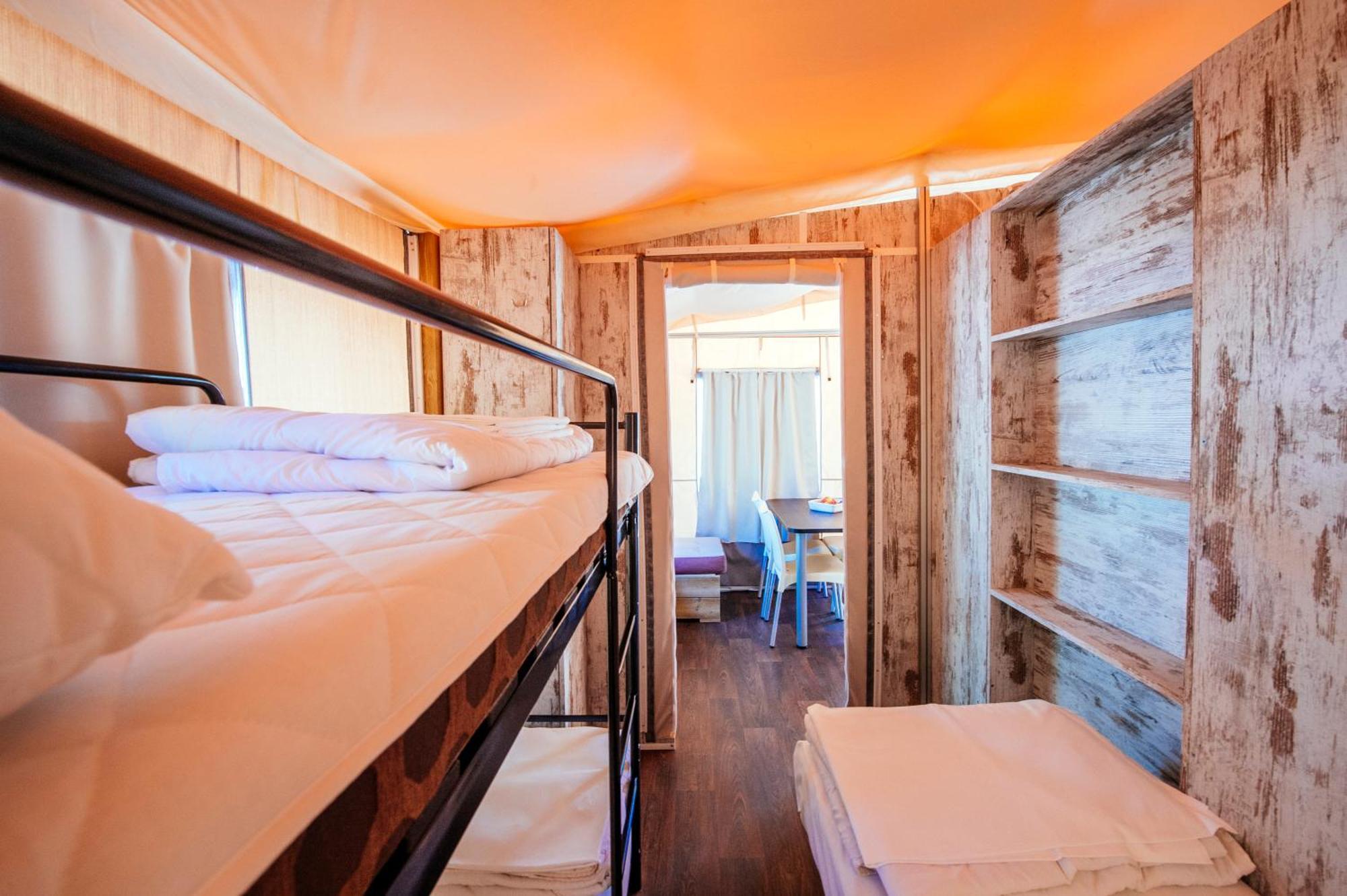 Zaton Holiday Resort Glamping Tents 닌 객실 사진